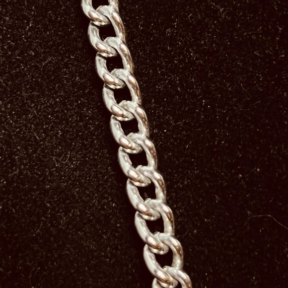 Sarah Coventry Chunky Silver Tone Necklace W/2 Large Faux Pearl Charms (3854) - Picture 3 of 9